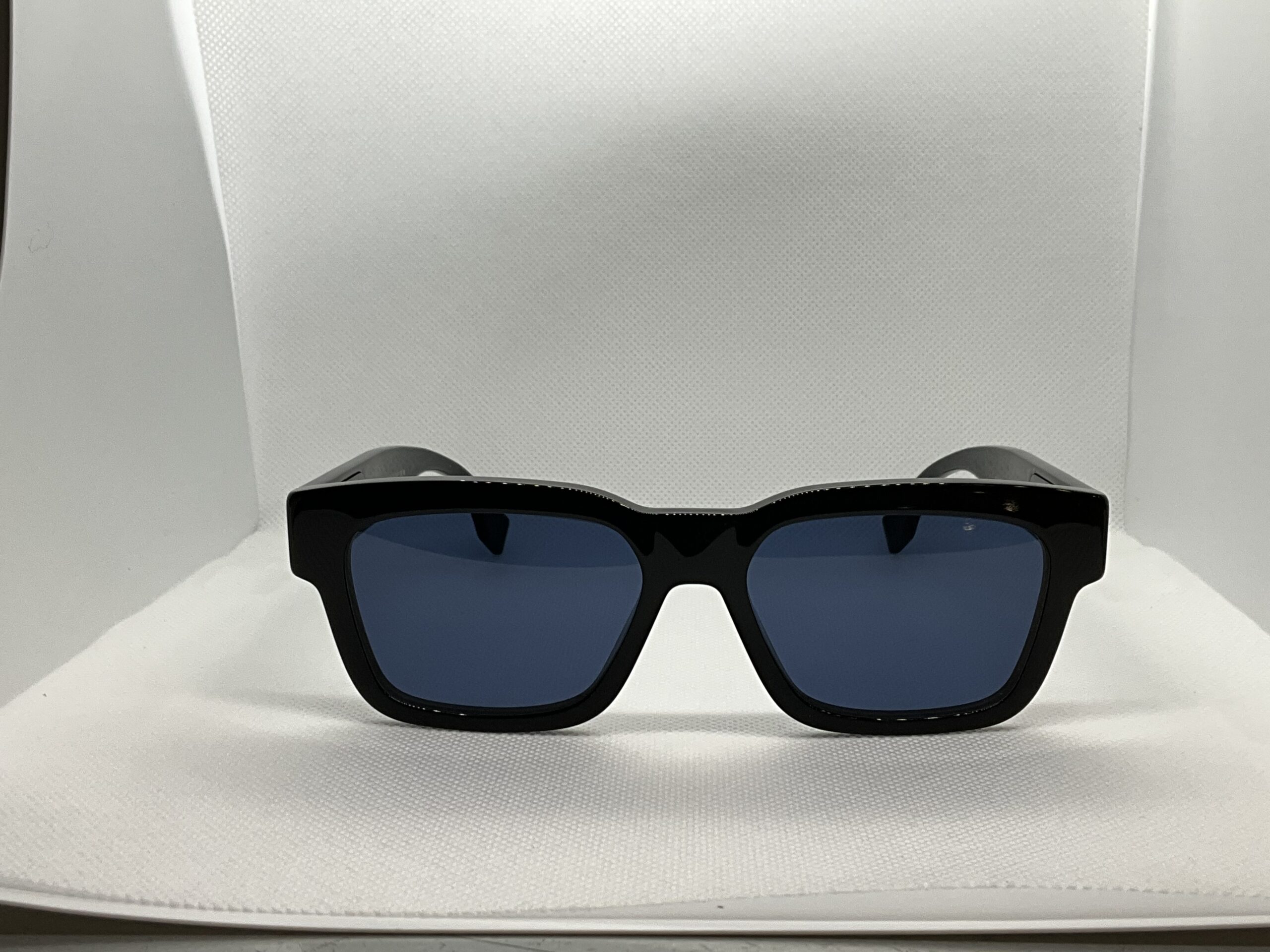 Fendi FE40107I  01V